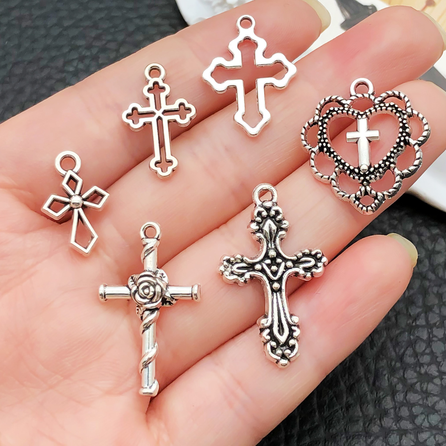52 pendenti a croce assortiti  - Jewelry Making Course recensione e prezzo